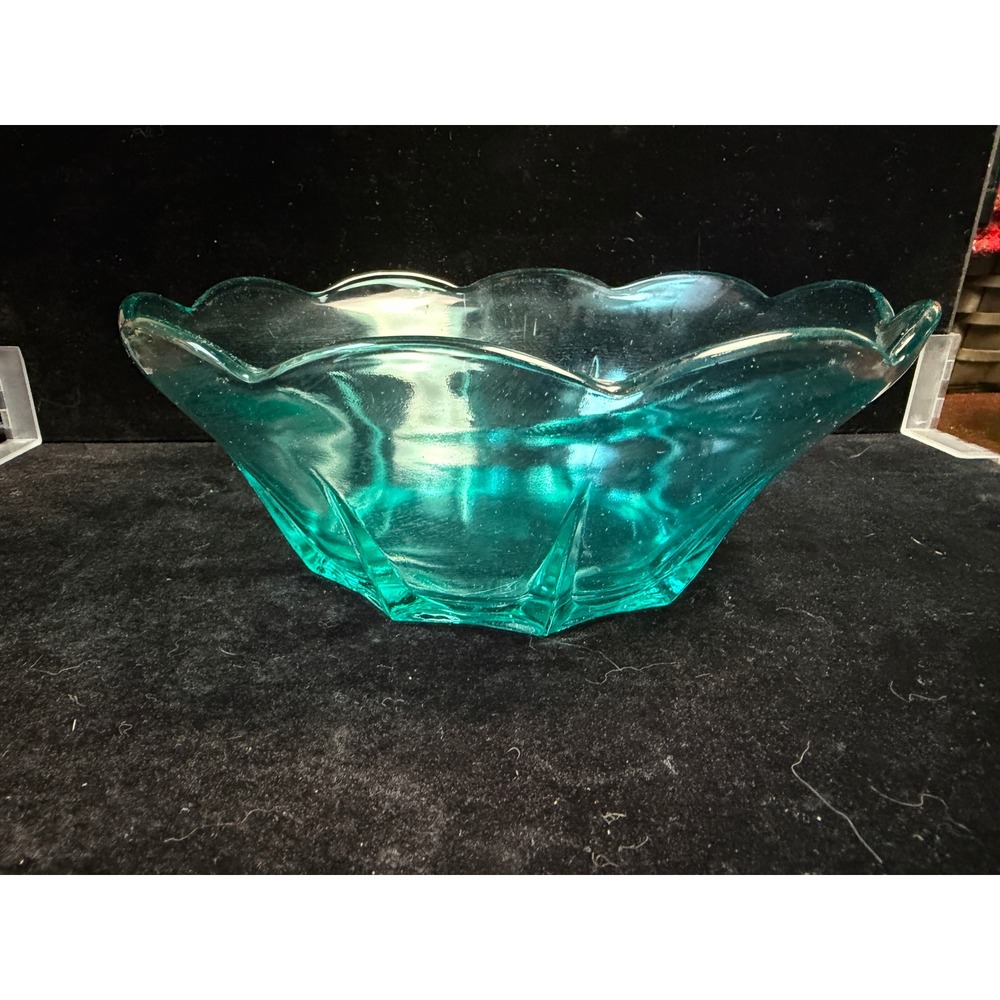 Vintage Teal Glass Scalloped Bowl Aqua Blue Green Serving Dish Centerpiece - 8"